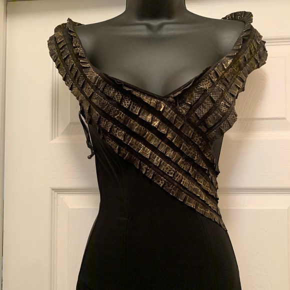 Reduced! Worn once! Long black and gold evening gown - Picture 1 of 7